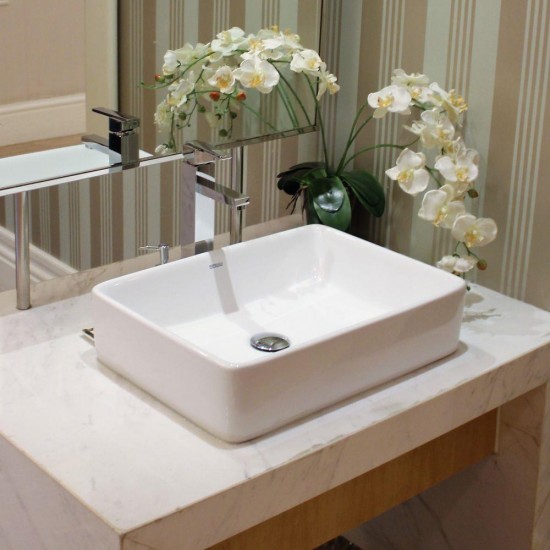 Столешница в ванной: преимущества конструкции