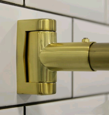 Karniz_dlya_shtory_na_vannu_Irma_160kh105_zoloto