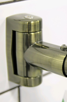 Karniz_dlya_shtory_na_vannu_Sorrento_140kh140_bronza