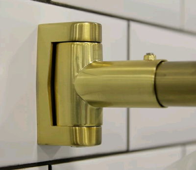 Karniz_dlya_shtory_na_vannu_Irma_169kh110_zoloto