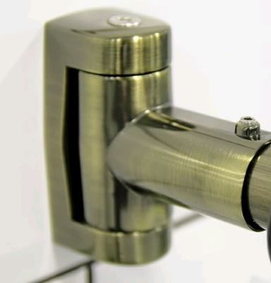 Karniz_dlya_shtory_na_vannu_Irma_149kh96_bronza